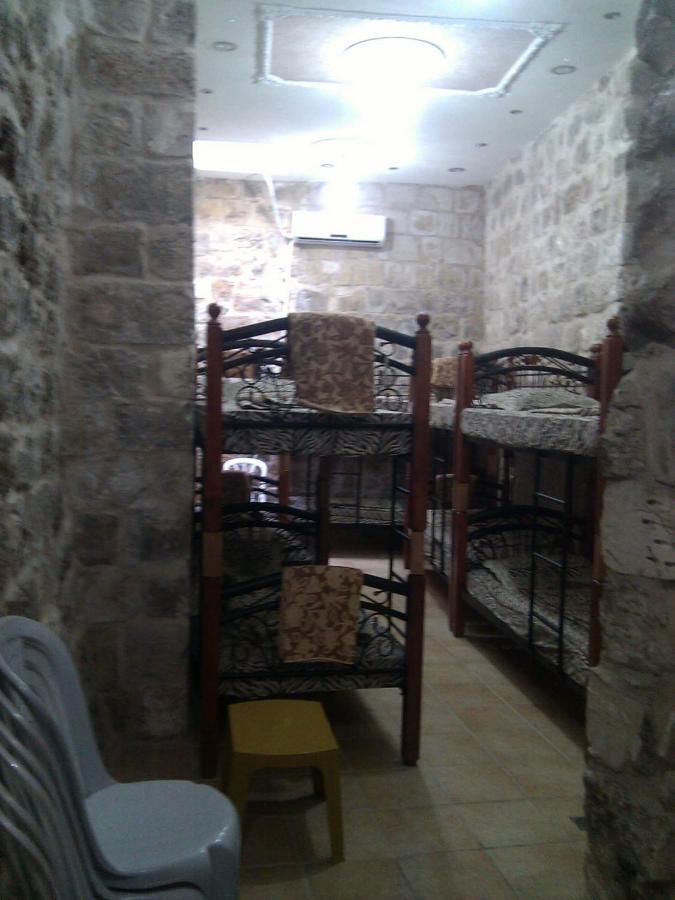 Bab El-Silsileh Hostel Йерусалим Екстериор снимка