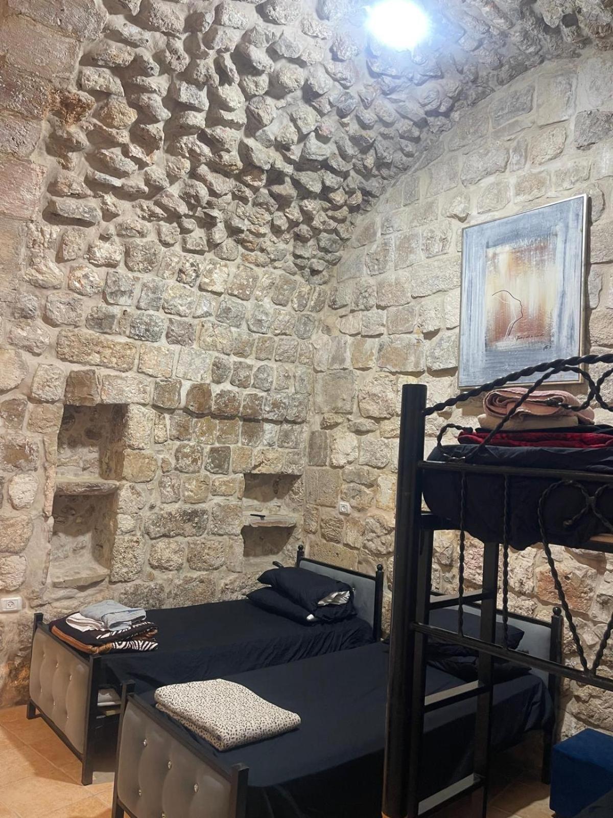 Bab El-Silsileh Hostel Йерусалим Екстериор снимка