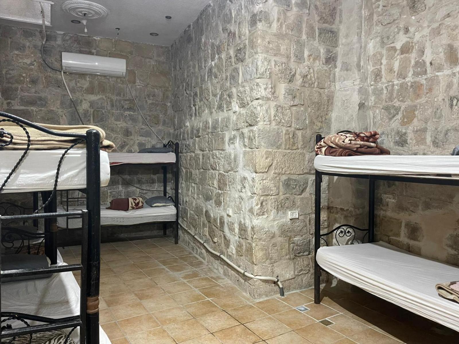 Bab El-Silsileh Hostel Йерусалим Екстериор снимка