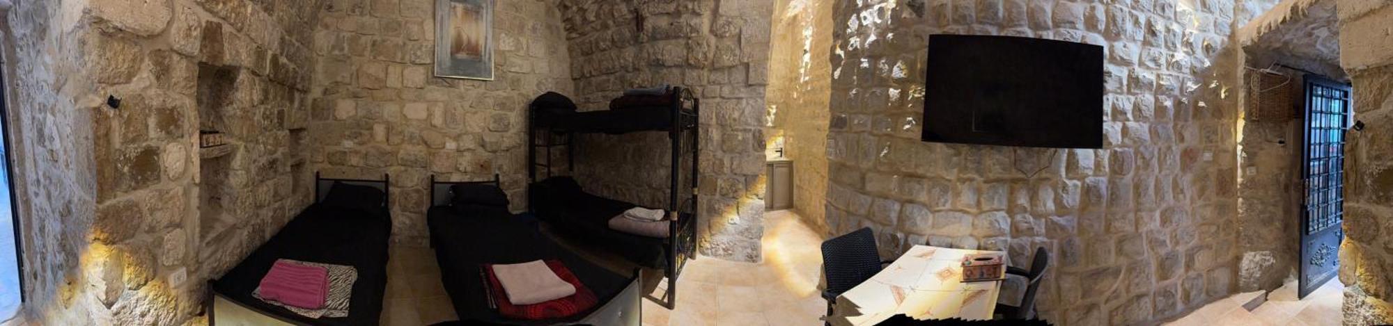 Bab El-Silsileh Hostel Йерусалим Екстериор снимка