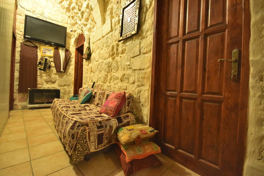 Bab El-Silsileh Hostel Йерусалим Екстериор снимка