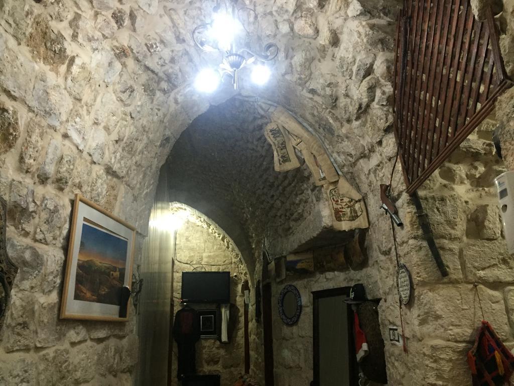 Bab El-Silsileh Hostel Йерусалим Екстериор снимка