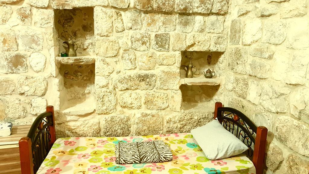 Bab El-Silsileh Hostel Йерусалим Екстериор снимка