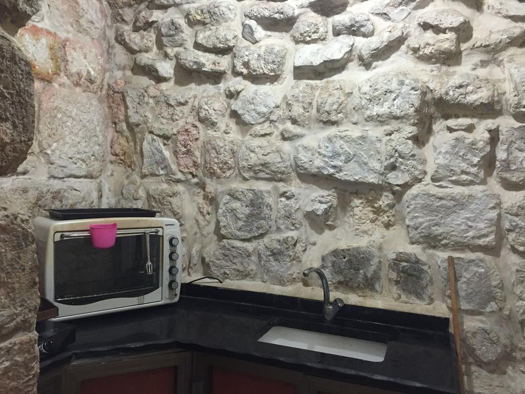 Bab El-Silsileh Hostel Йерусалим Екстериор снимка