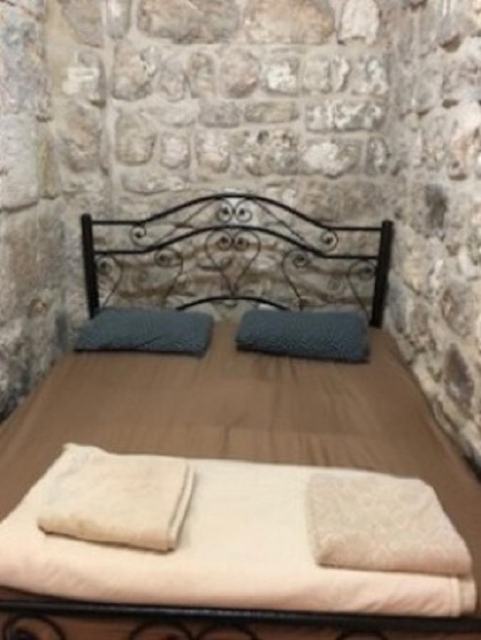 Bab El-Silsileh Hostel Йерусалим Екстериор снимка